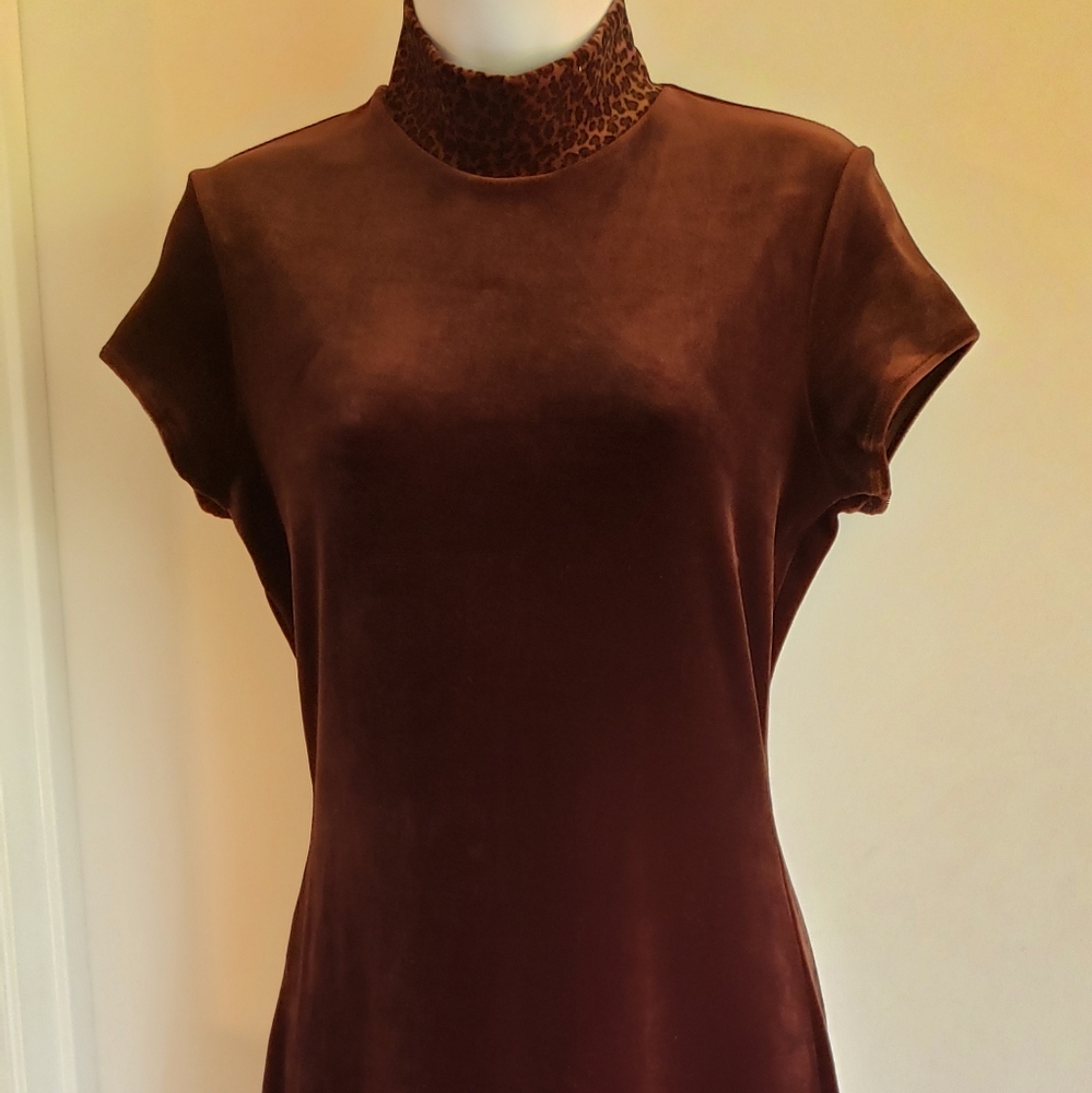 CHOC BROWN LONG VELVET LEOPARD COLLAR DRESS